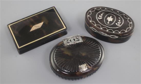 A late 18th century silver mounted tortoiseshell snuff box, 3.75in.